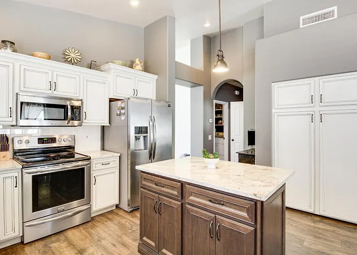 Stunning Home: Near Catalina State Park Ferienhaus *